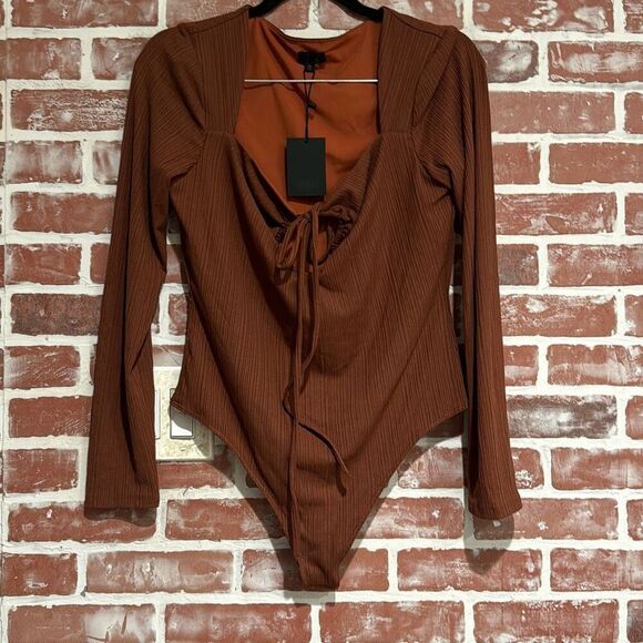 NWT NBD Revolve Halter Neck Peek a Boo Brown Ribbed Long Sleeve Bodysuit Size L - Picture 2 of 9